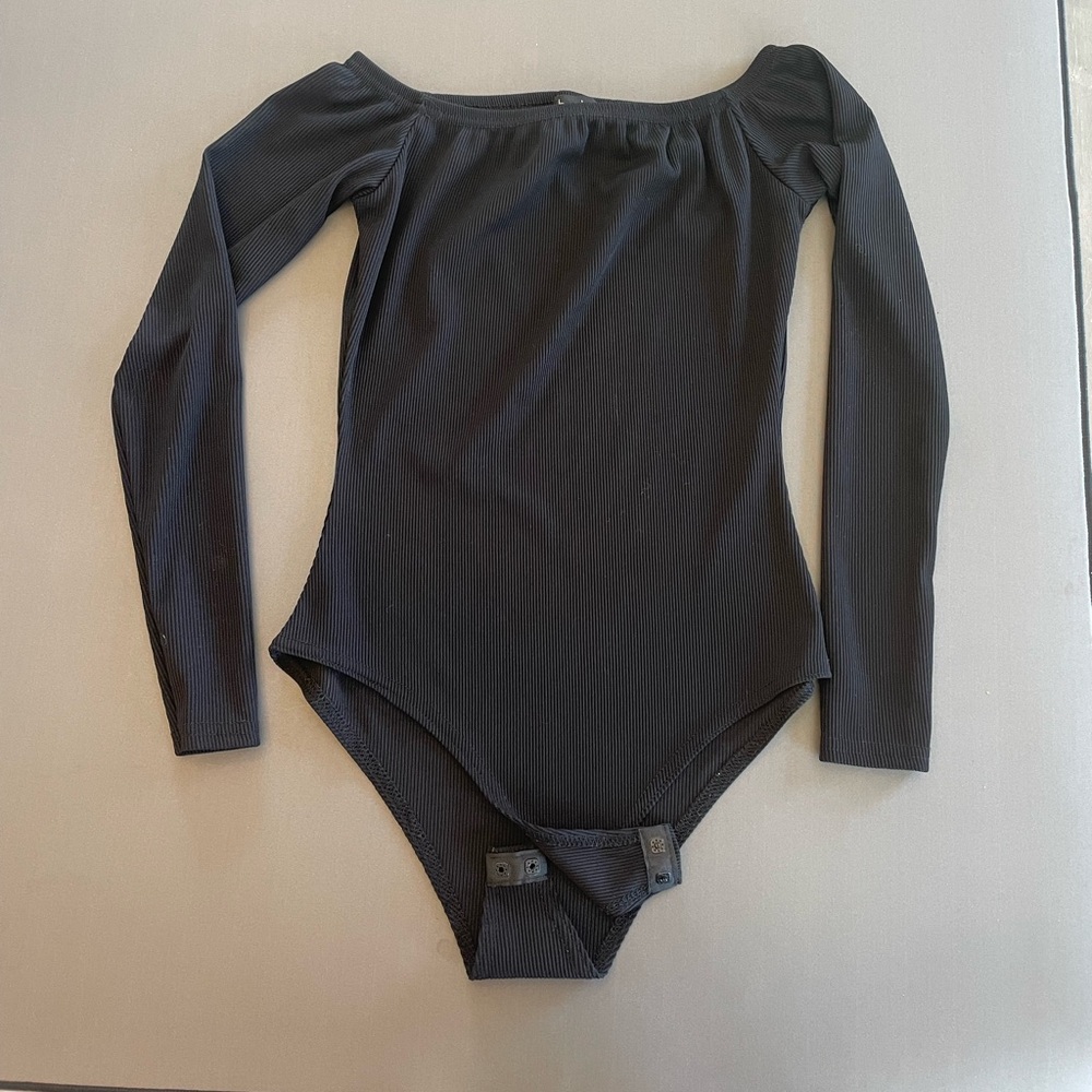 Boohoo Black Long Sleeve Bodysuit Off-Shoulder